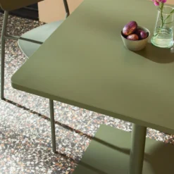 sweeek Set tavolo da giardino quadrato in acciaio con 2 sedie
