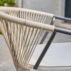 sweeek Set tavolo da giardino rotondo in alluminio e vetro con 6 sedie