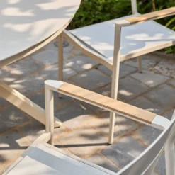 sweeek Set tavolo da giardino rotondo in alluminio e vetro con 6 sedie