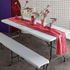 sweeek Set tavolo pieghevole per eventi con 2 panche in plastica