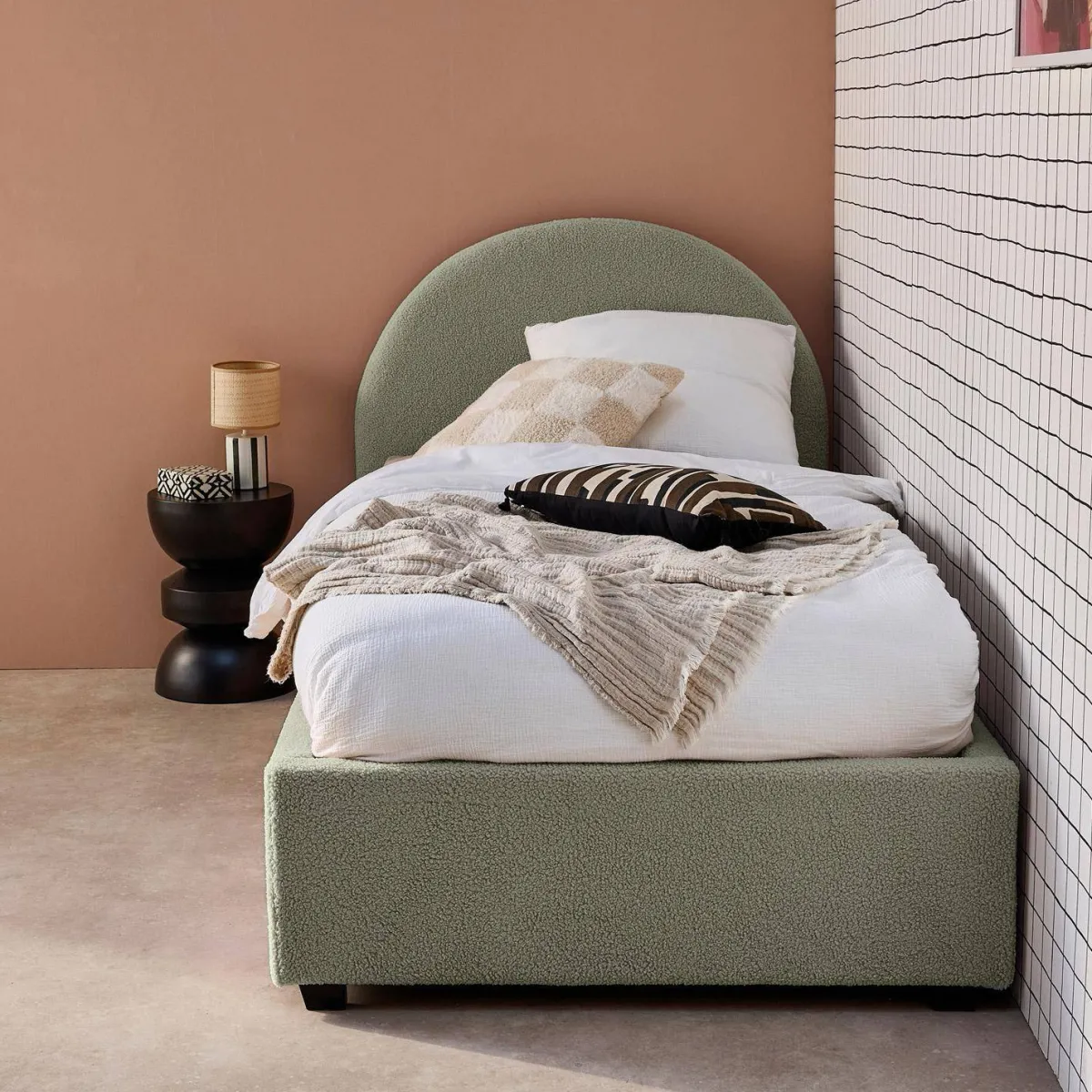 sweeek Struttura letto con contenitore e testiera 90x190cm, imbottita bouclé