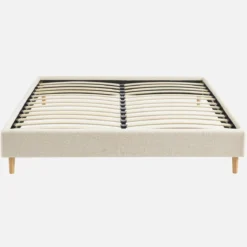 Struttura letto con rete a doghe, finitura bouclé, bianco