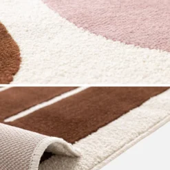 sweeek Tappeto da interno con motivo grafico rosa e marrone