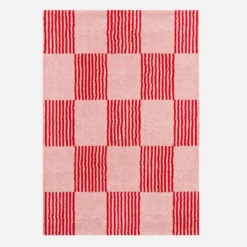 Tappeto interno a scacchi rosso e rosa