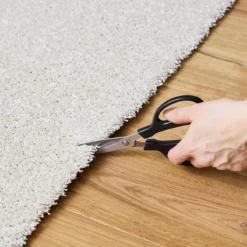 sweeek Tappeto interno in velluto riccio crema