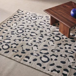 Tappeto interno motivo leopardo beige