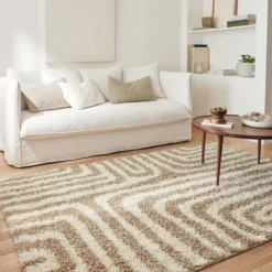 sweeek Tappeto interno shaggy motivi geometrici beige