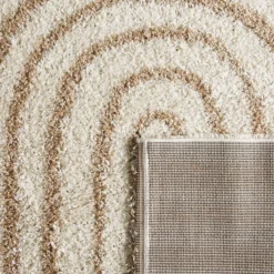 sweeek Tappeto interno shaggy, motivi geometrici arcobaleno, beige.