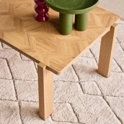 sweeek Tavolino da caffè vintage rettangolare in legno con piano effetto chevron