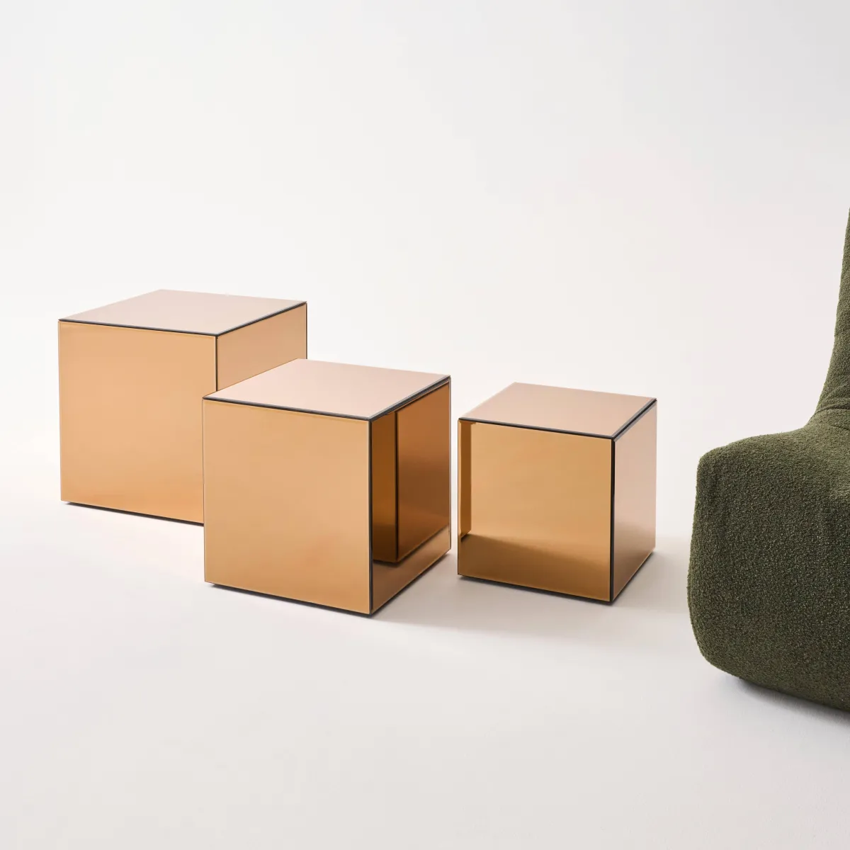 sweeek Tavolino, lato del divano, cubo a specchio 35cm