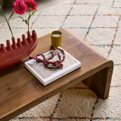 Tavolino rettangolare in legno massello di acacia