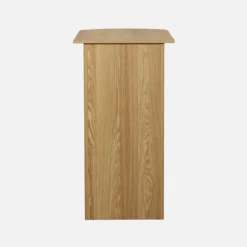Tavolo alto da cucina decorato in legno con ripostigli