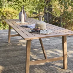 sweeek Tavolo da giardino in legno di eucalipto, 8 posti