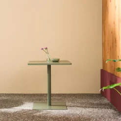 sweeek Tavolo da giardino quadrato in acciaio, 70cm