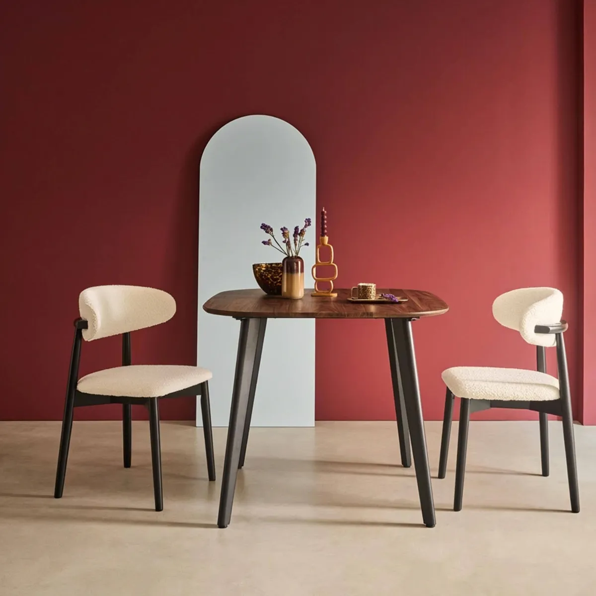 sweeek Tavolo da pranzo quadrato effetto legno con gambe in metallo nero 4 posti