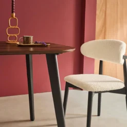 sweeek Tavolo da pranzo quadrato effetto legno con gambe in metallo nero 4 posti