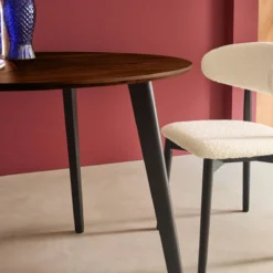 sweeek Tavolo da pranzo rotondo effetto legno con gambe in metallo nero 4 posti