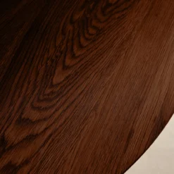 sweeek Tavolo da pranzo rotondo effetto legno con gambe in metallo nero 4 posti